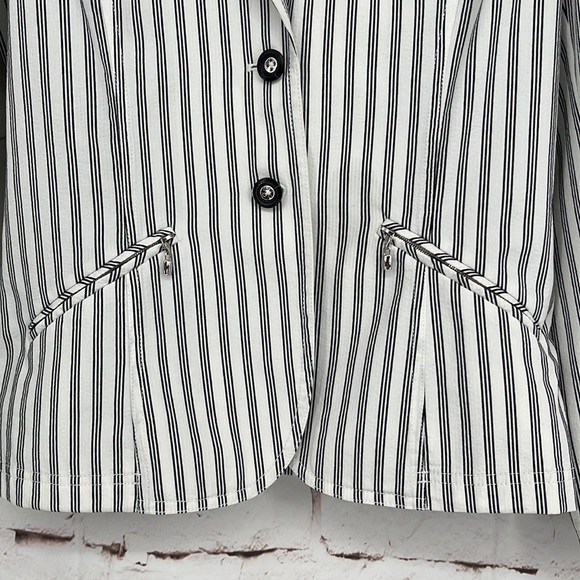 ✨VINTAGE✨St. John Sport Stretch Cotton Blazer, Size P - Picture 4 of 7